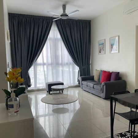 Ioi Conezion Iman'S Home With Pool View Unit 푸트라자야 외부 사진