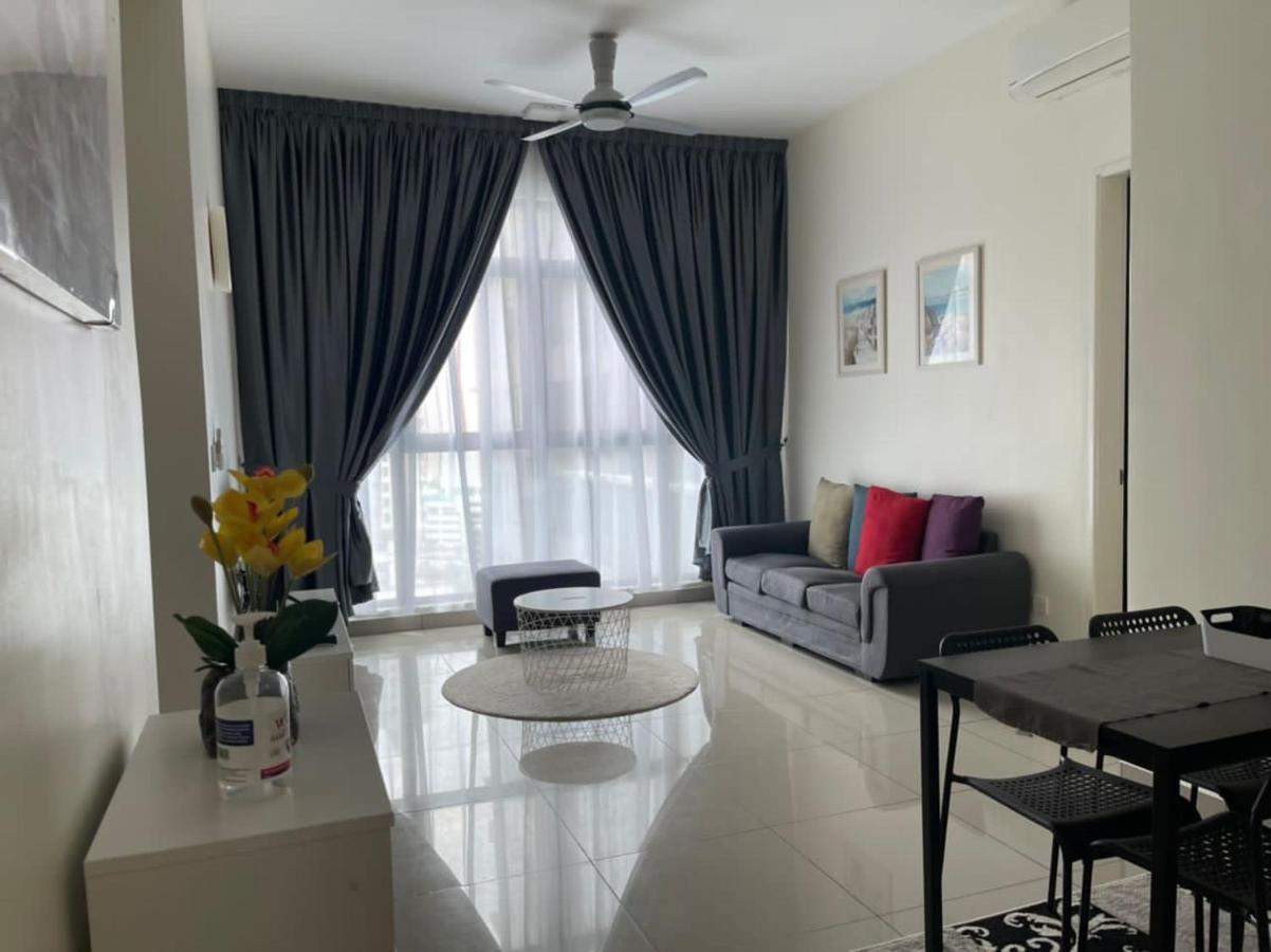 Ioi Conezion Iman'S Home With Pool View Unit 푸트라자야 외부 사진