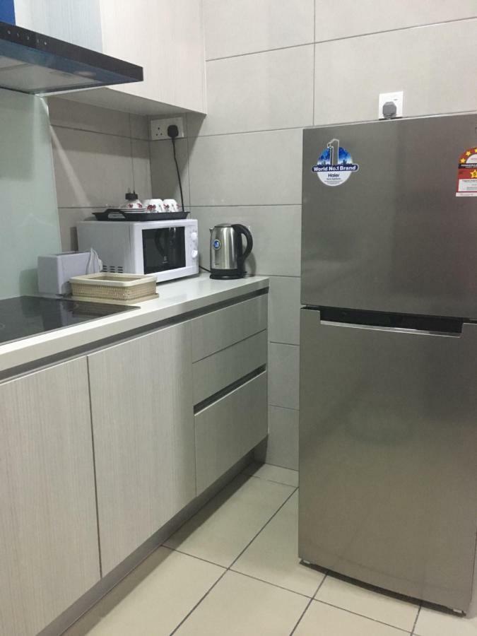 Ioi Conezion Iman'S Home With Pool View Unit 푸트라자야 외부 사진
